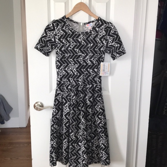 LuLaRoe Amelia Dress - Picture 2 of 9